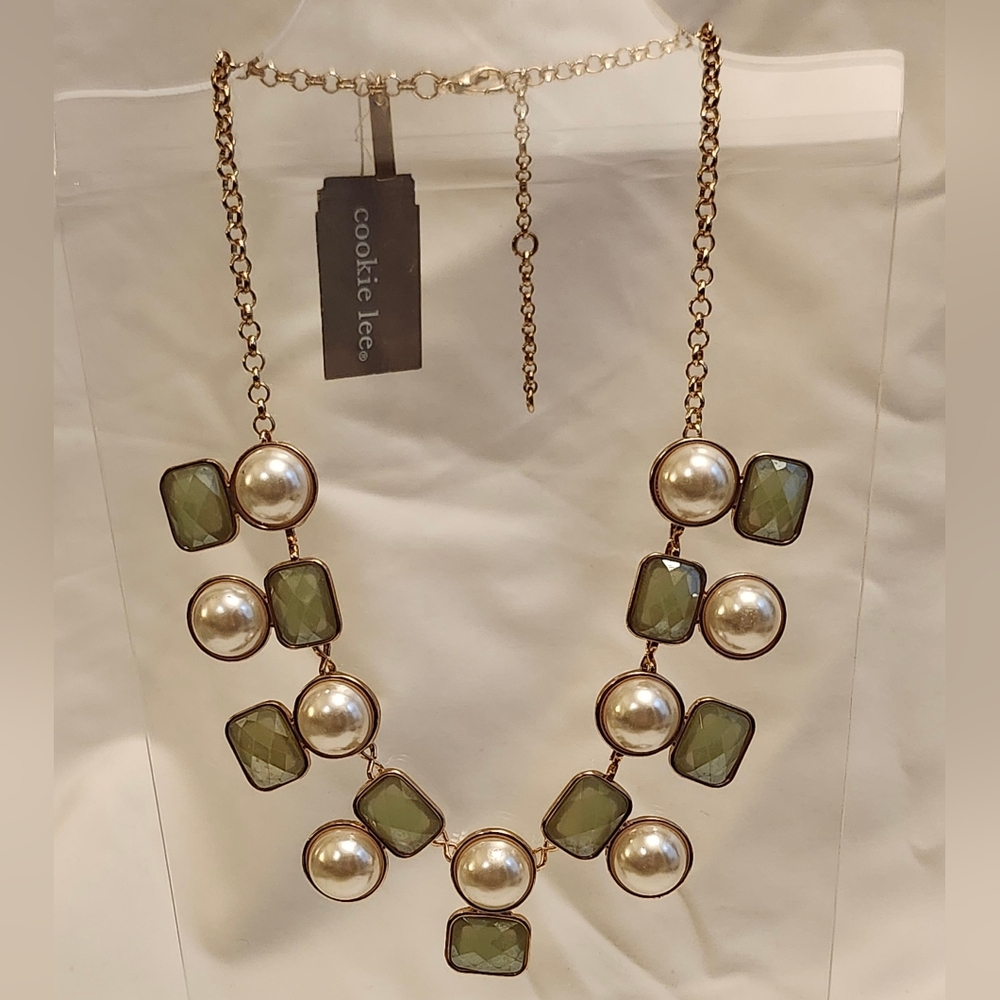 Cookie Lee Necklace with Green and Gold Accents NWT
